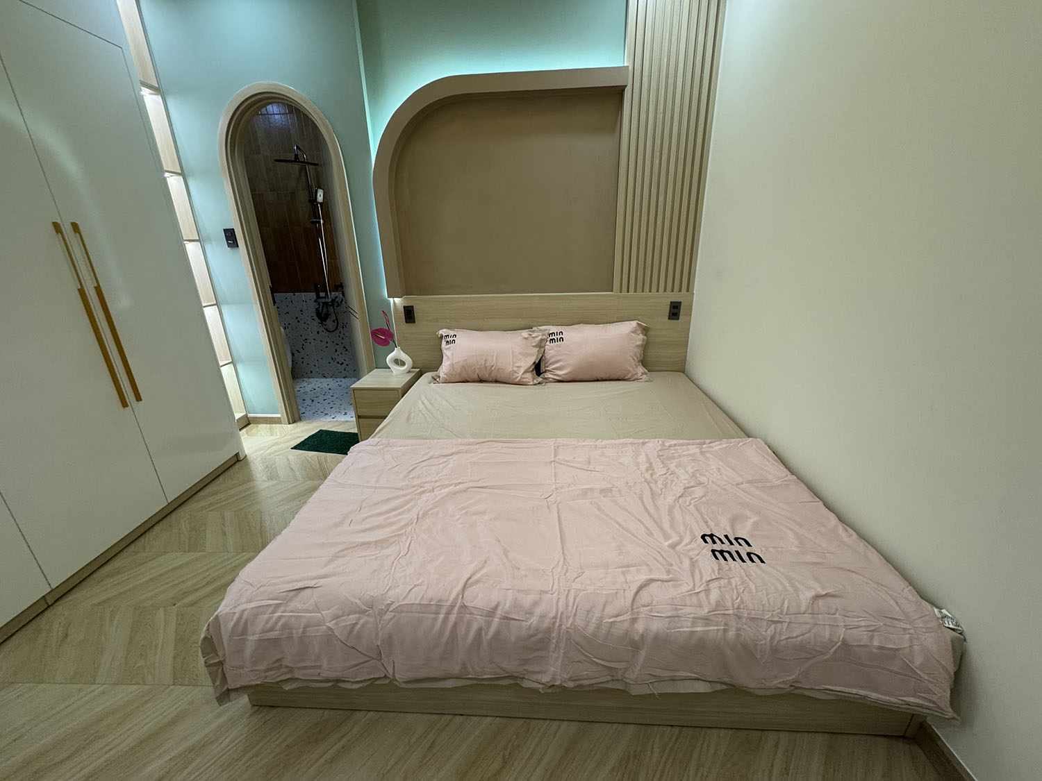 Tuyệt phẩm nhà phố 2 lầu (3,9m nở hậu 5,5m x 11m) full nội thất cao cấp khu VIP Thích Quảng Đức